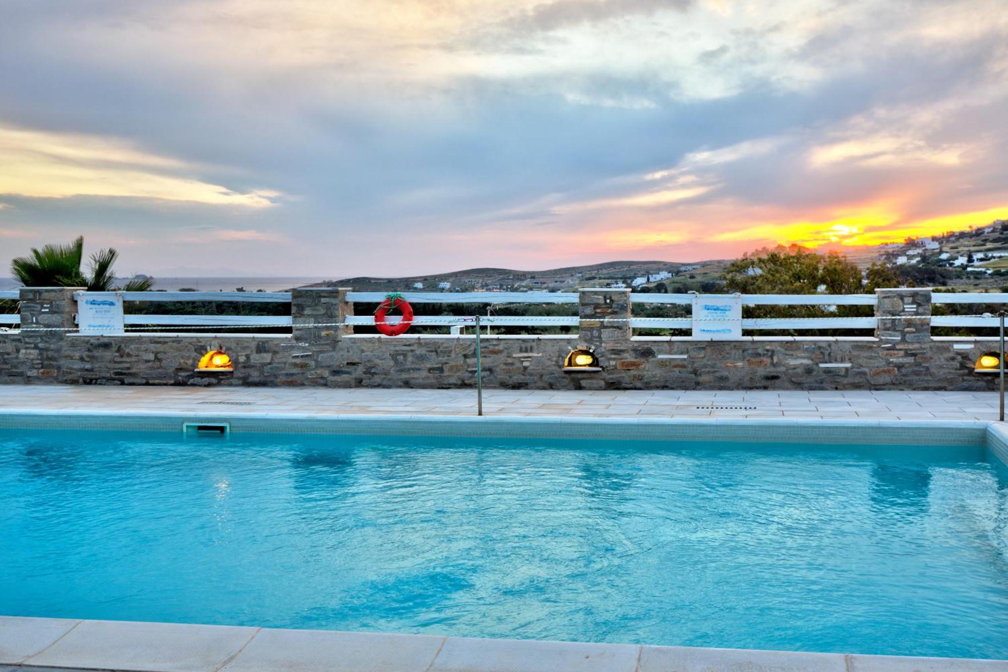 Pyrgaki Hotel Parikia  Luaran gambar